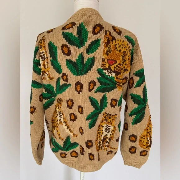Cardigan Bay Vintage Hand Knitted Animal Themed Buttoned Down Sweater - Size M. - Picture 3 of 11